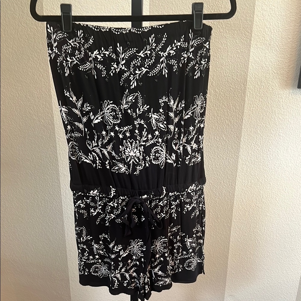 LOFT Beach Black and White Patterned Sleeveless Romper